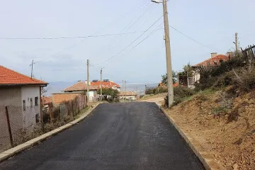 Сложиха нов асфалт на селска улица след 20 г.