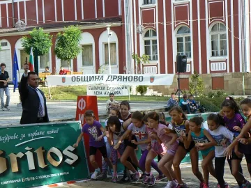 Шабан Мустафа и Моника Георгиева са №1 в 45-ия крос "Кольо Фичето"