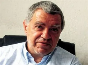 Десните да си изберат  шеф и да не шикалкавят 