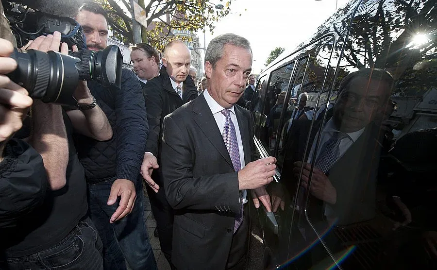 Групата на Найджъл Фараж в Европарламента се разпадна