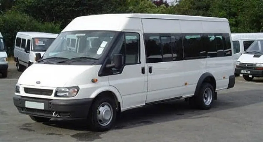 Шофьор на маршрутка заплаши пешеходец с пистолет