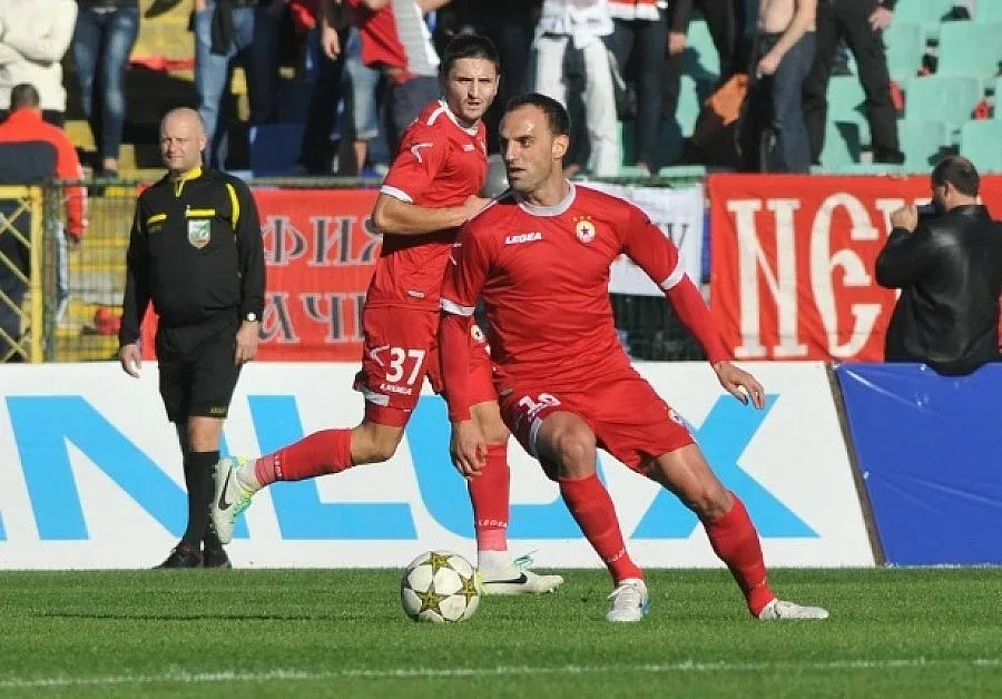 От ЦСКА защитиха Апостол Попов