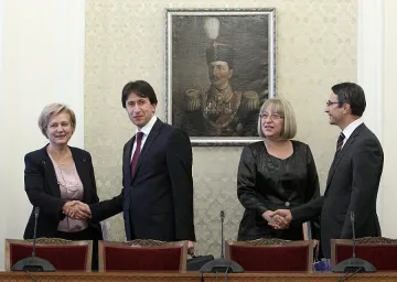 Скандал вместо съюз за кабинета (ОБЗОР)