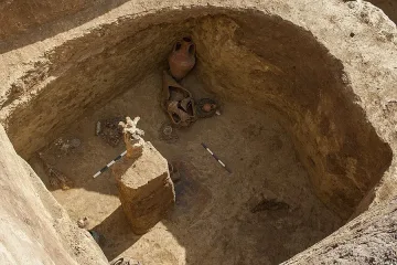 Жреци съпрузи погребани в Свещари