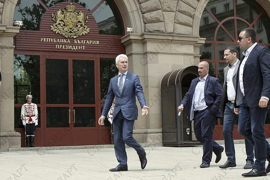 Прекратиха делото срещу Волен Сидеров за скандала на летище Варна