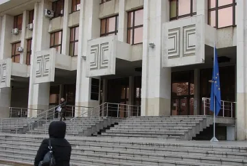 Условна присъда за кръчмар, снимал порно с дрогирани ученички