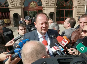 Миков: Невъзможно е мнозинство между ГЕРБ и БСП заради идейни различия