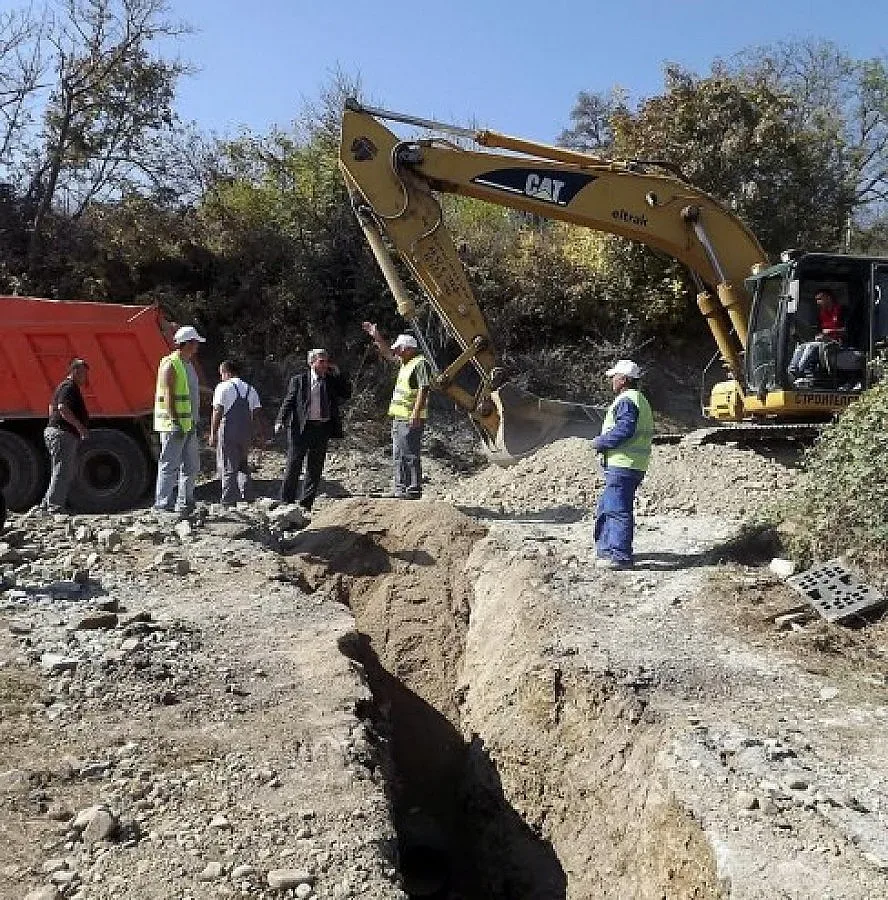 Изграждат канализация за 120 домакинства в Черноочене