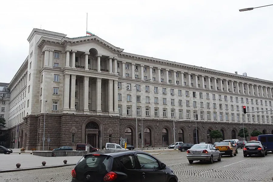 Партиите настояват за бързо свикване на парламента