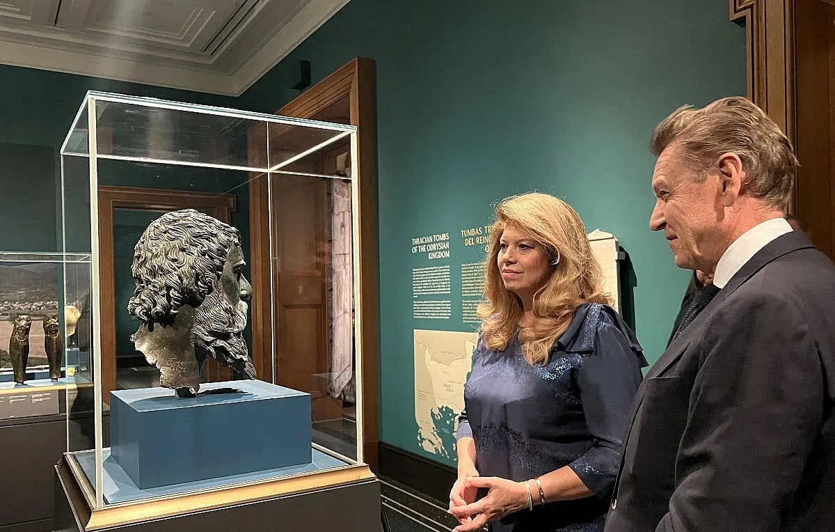 8 години след Лувъра! Севт Трети покори Лос Анджелис /СНИМКИ/