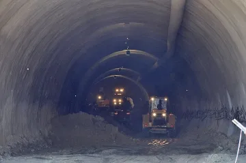 Губим туристи заради "Струма"