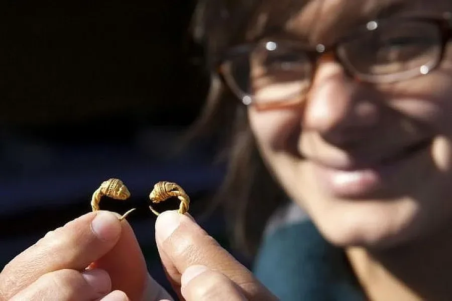 Откриха гробница с войн и златна жрица край Свещари