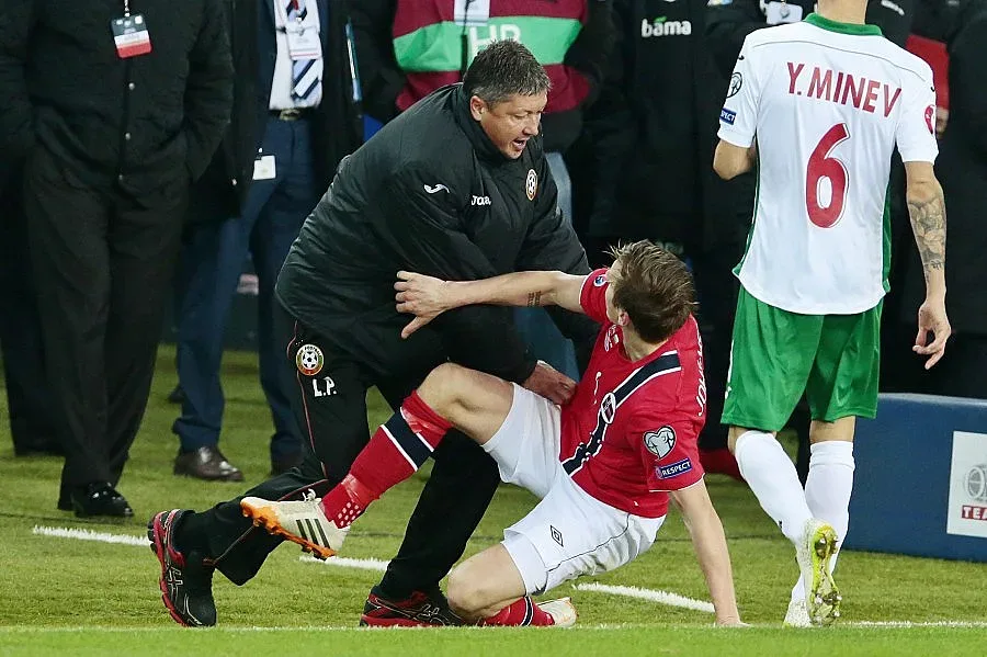 Поискаха главата на Любо Пенев