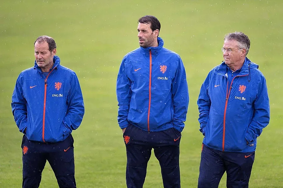 Холандия иска пенсия за Хидинк