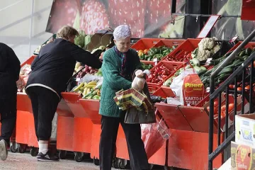 Фермери: Вносният зарзават е с опасни химикали