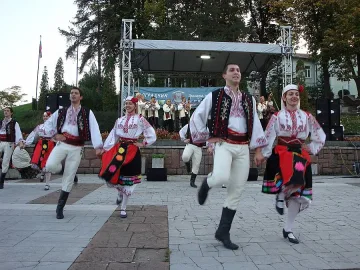 Хора и заря разтърсиха Белоградчишките скали