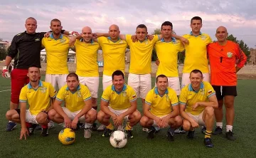 Шампиони по мини футбол в благотворителен мач за събиране на средства за лечението на Тинка