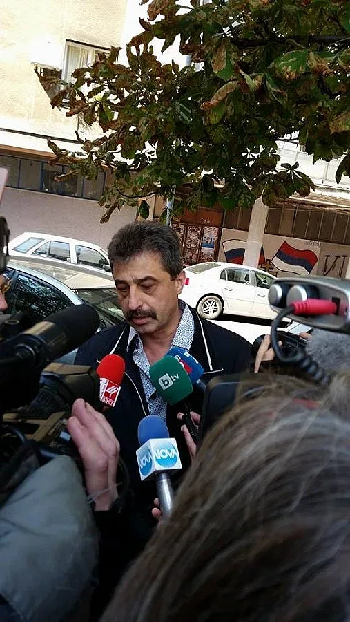 Разследват Цветан Василев и жена му за пране на пари