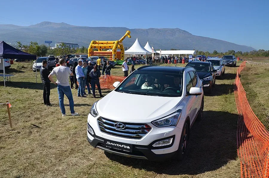 Стотици тестваха SUV автомобилите на Hyundai