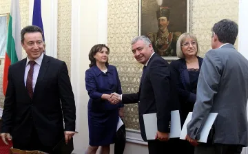 Повече от 4 часа продължи срещата между ГЕРБ и БСП