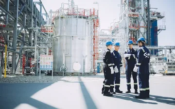 Бензиностанции "Газпром" инвестират в терени 