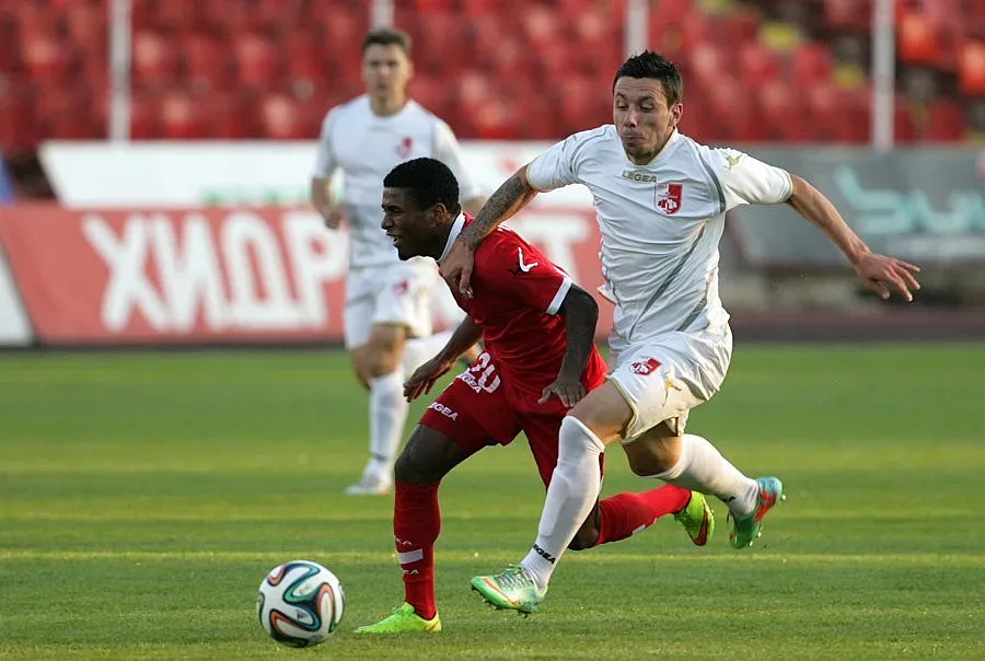 6 клуба гледат Буш с "Литекс"