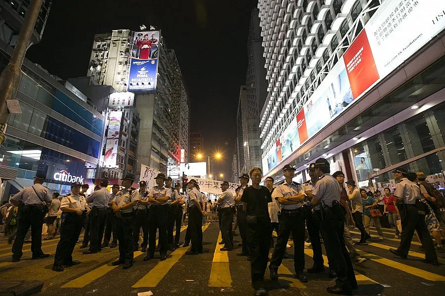 Лидерът на Хонконг застана зад Китай и срещу протестиращите