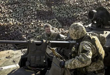 Войници на Киев се окопават край Донецк