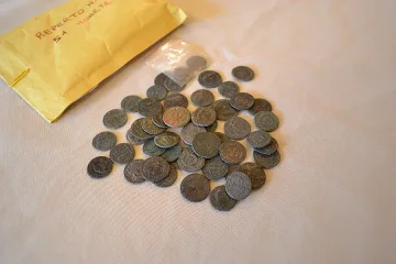 Спасиха 593 монети от продажба в чужбина