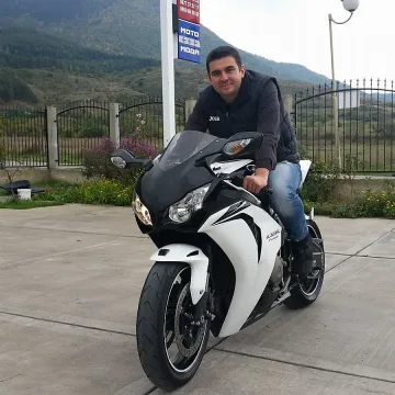 Мото война под тепетата