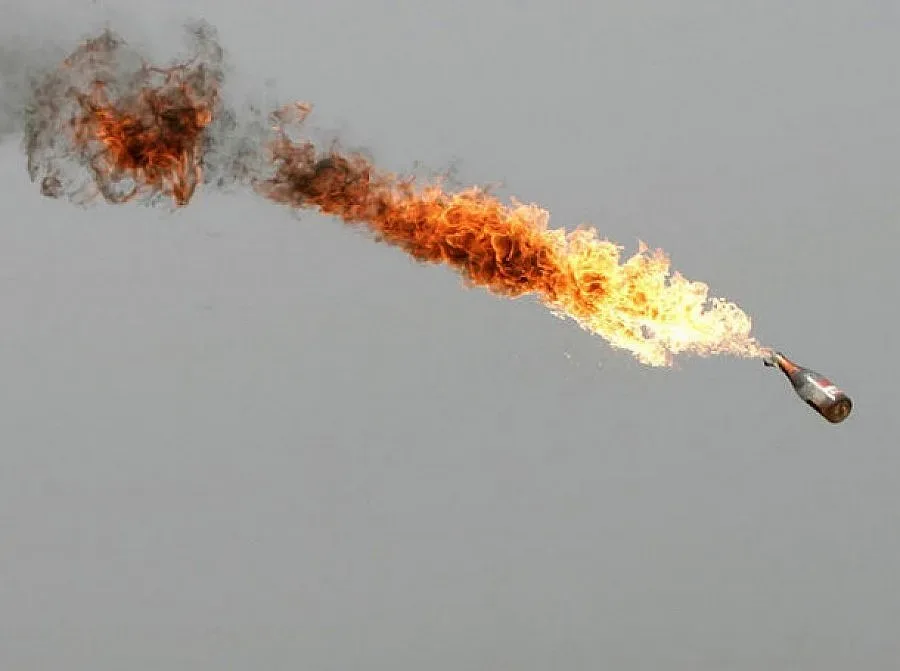 Удариха с коктейл "Молотов" ДПС в Бургас