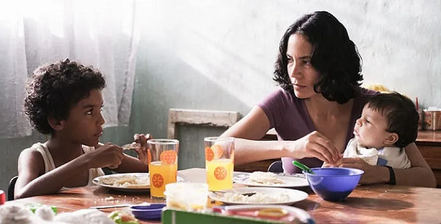 "Лоша прическа" изправя син срещу майка