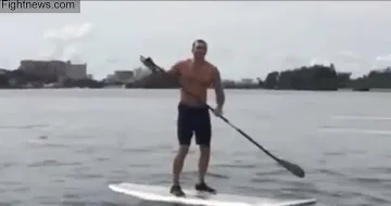 Бригс изкъпа Кличко в езеро (ВИДЕО)