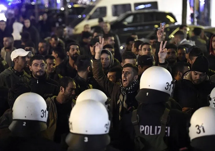 Стотици кюрди протестираха през нощта в Хамбург