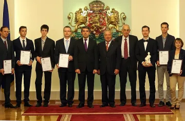 Д-р Слав Орлинов Петров получи наградата "Джон Атанасов"