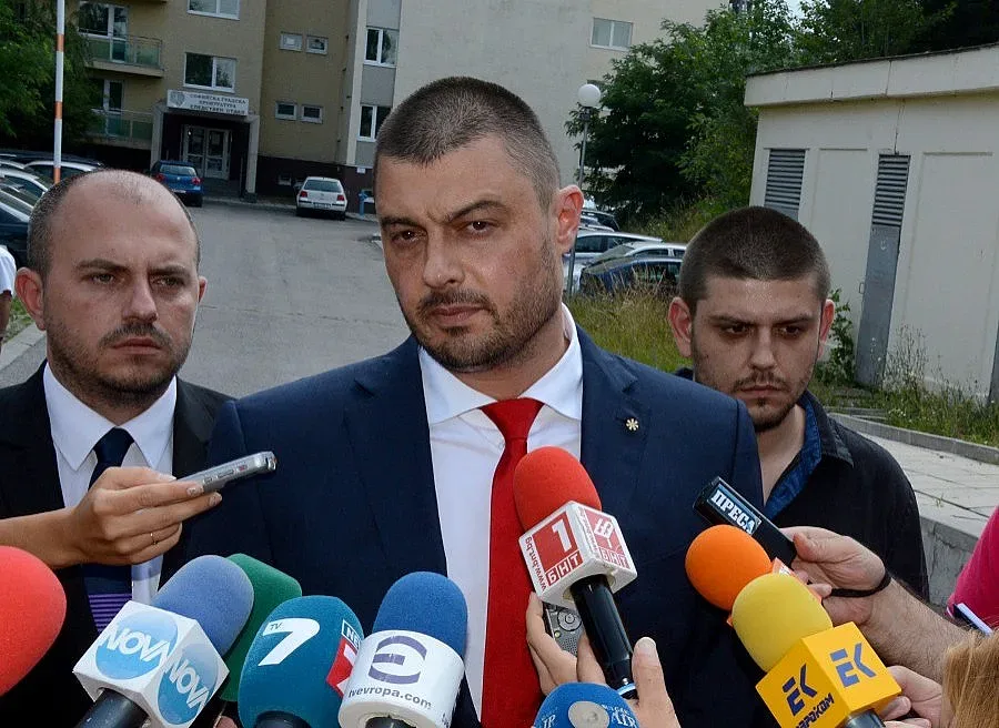 Бареков: Не искаме министерски постове, а работни места за българите