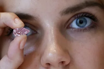 Продадоха розов диамант на търг за 14 млн. евро