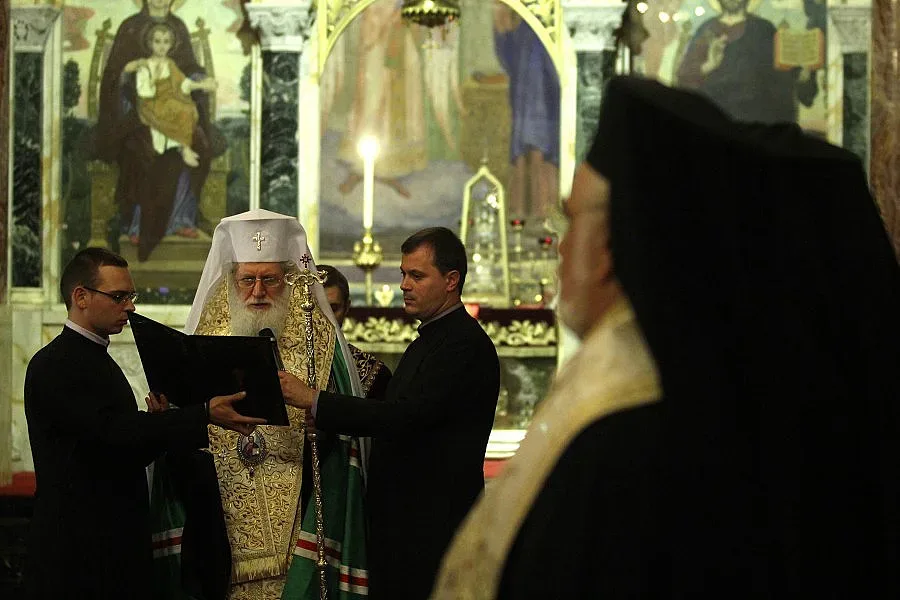 Църквата получи документите за собственост на "Александър Невски"