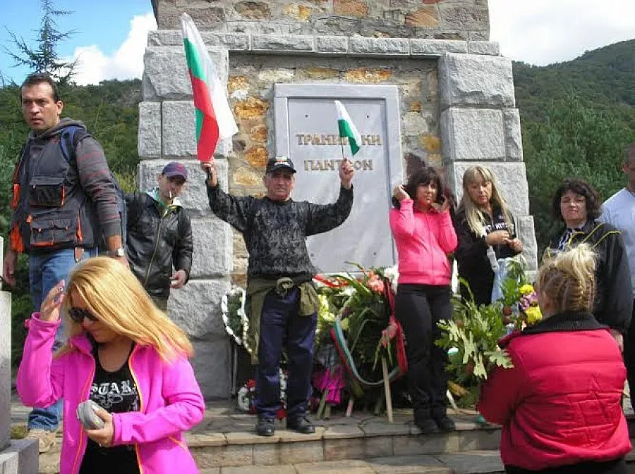 Потомци на 100 км поход към надеждата