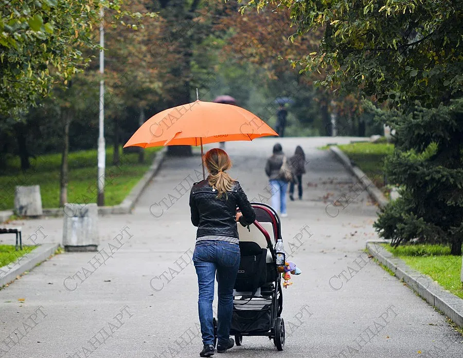 Облачно и дъждовно във вторник
