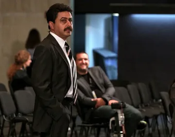 Цецо Василев си търси чувалчетата в НДК