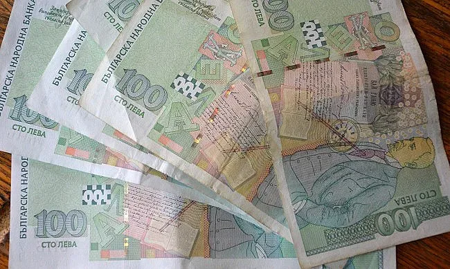 Заплахата да ни се изплъзне еврото става все по-реална