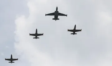 Военни самолети прелитат над столицата, готвят се за авиошоу