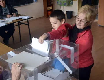 В изборния ден Паспортна служба в Кърджали издаде 57 удостоверения за гласуване