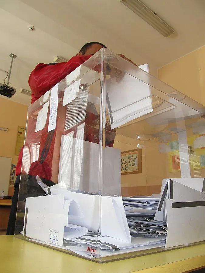 Екзакта Рисърч Груп: ГЕРБ - 35%, БСП - 15,5%, ДПС - 14%, РБ - 9.5%