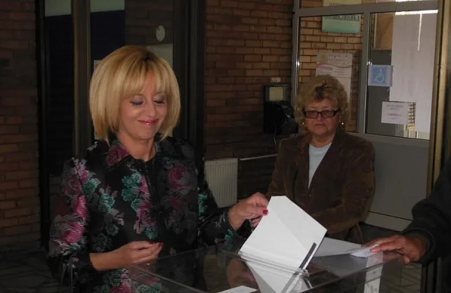 Манолова иска по-добро бъдеще за Кюстендил и страната