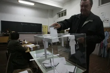 9 сигнала за контролиране или манипулиране на гласуването в ЦИК до 14 ч.