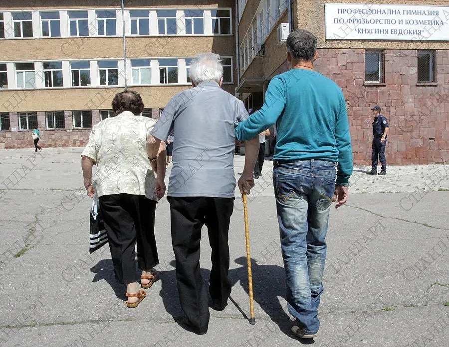 Галъп: 28% избирателна активност към 14 часа