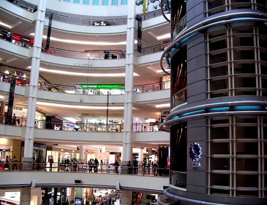 Фалшива тревога евакуира мол в Бургас