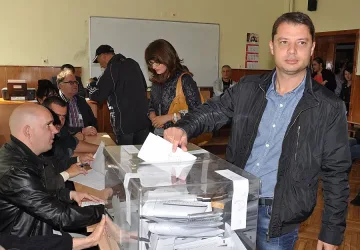Делян Добрев призова за масово гласуване   